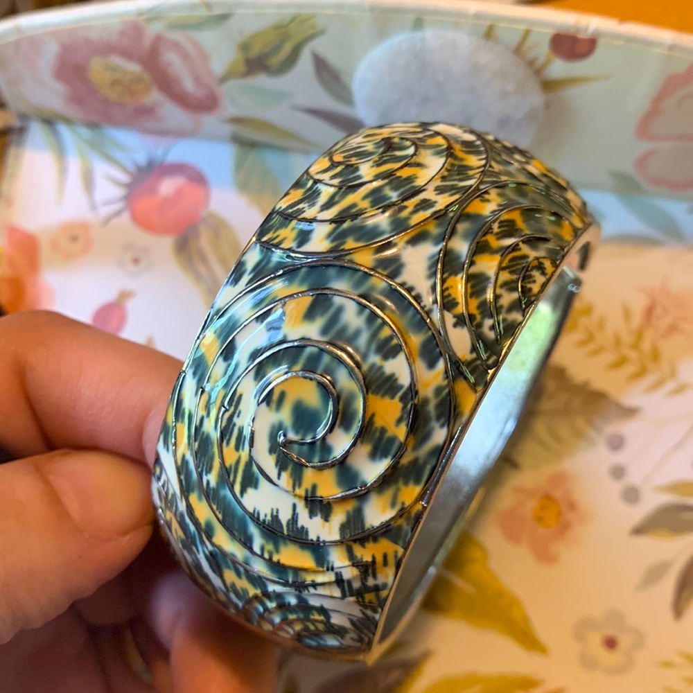 Bracelet costume jewelry